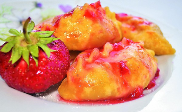 Вареники с клубникой в пароварке – рецепт и фото