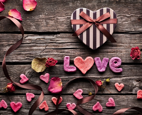 Любовные ритуалы на все случаи жизни Shutterstock_125193560-1