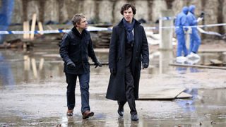 Бенедикт Камбербэтч и Мартин Фриман на съемках "Шерлока"