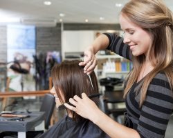 Как найти своего мастера: 5 признаков плохого парикмахера