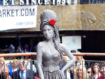 Amy_Winehouse_Statue