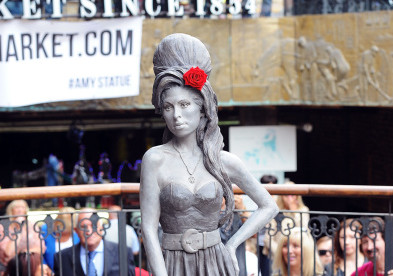 Amy_Winehouse_Statue