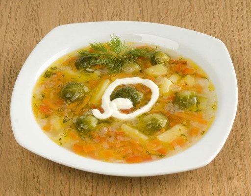 Чесночный суп с брюссельской капустой