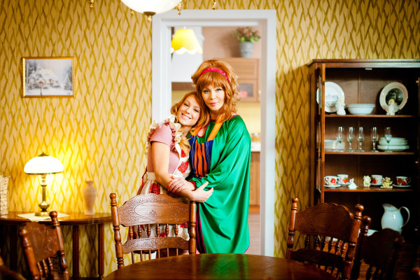 Светлана Тарабарова и Ирина Билык на съемках "Алисы в стране чудес" - фото