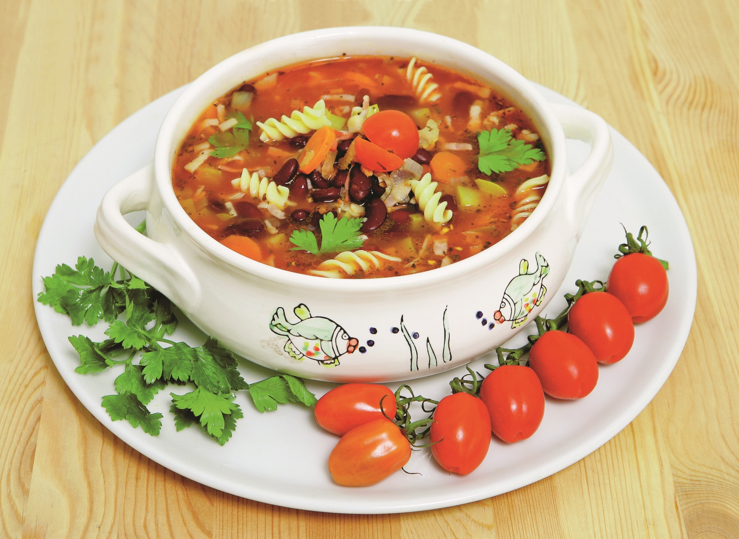Простые пп супы. ПП суп. Овощной суп ПП. Овощной суп накрытой крышкой. Тарелка овощного супа и белок на второе.
