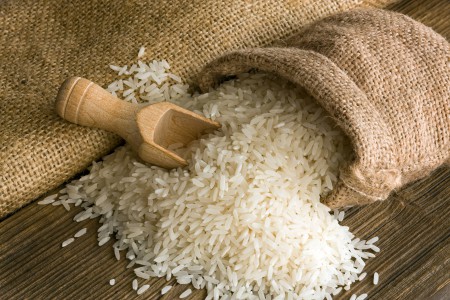 Длиннозерный белый рис россыпью - фото