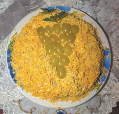 Салат "Виноградная услада" – рецепт и фото