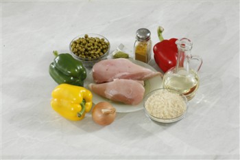 Продукты для приготовления паэльи с куриным филе - фото