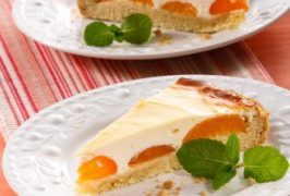 Творожный пирог с абрикосами - фото