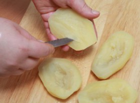 Как приготовить картофель в беконе