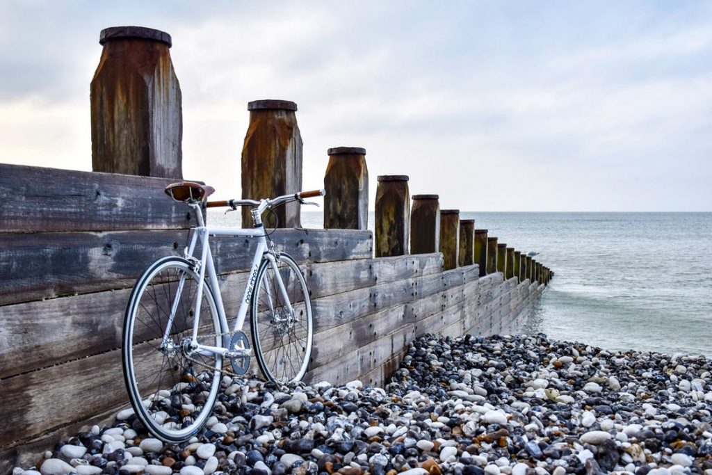 велосипед у моря