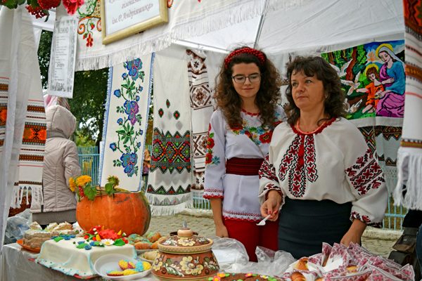 На фестивале Борщевской вішиванки