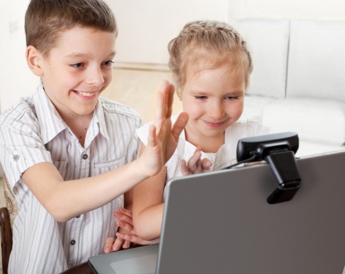 Дети за компьютером - фото
