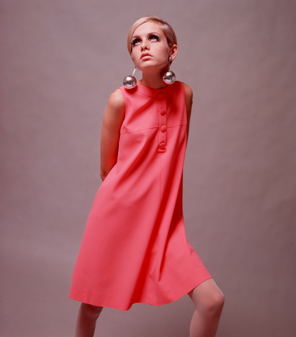 England, December 1966, British model Twiggy poses for the camera (Photo by Popperfoto/Getty Images)
