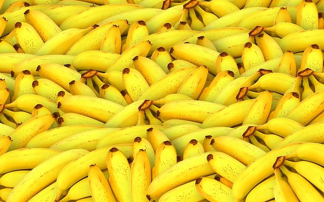 Топ-5 способов использовать банановую кожуру - фото