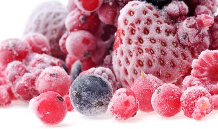 Як заморозити ягоди та фрукти
