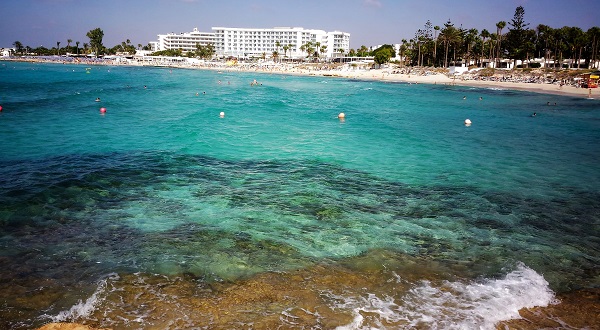 Пляж Ниси бич, Кипр