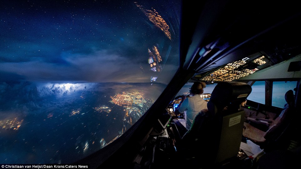 Пилот показал в фотопроекте, как выглядит мир из кабины самолета (11)