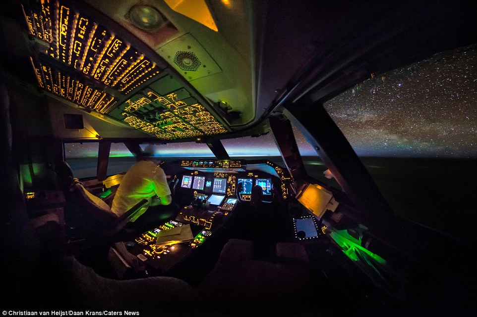 Пилот показал в фотопроекте, как выглядит мир из кабины самолета (5)