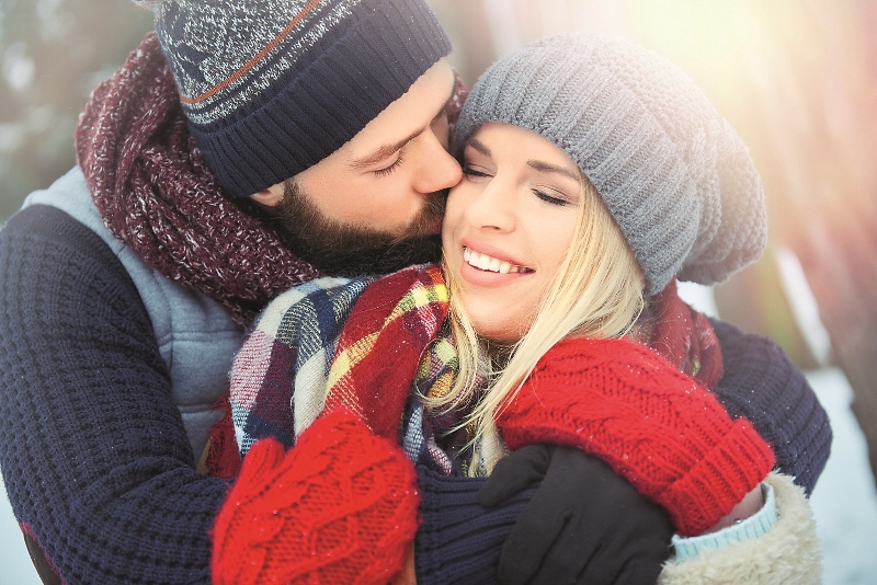 Зимой важно защищать кожу губ - фото