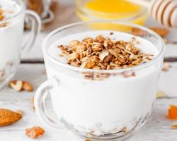 Правильный йогурт: как выбрать полезный кисломолочный продукт