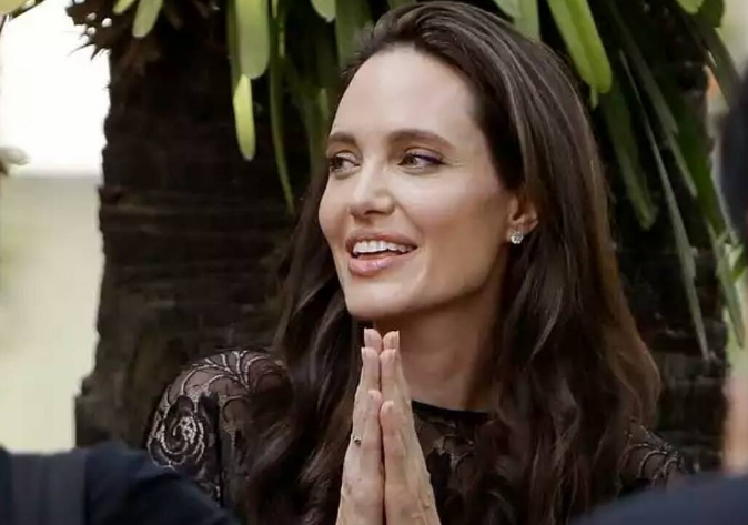 Анджелина Джоли - личная жизнь
