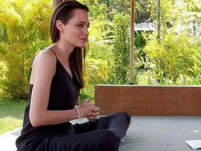 Анджелина Джоли - развод