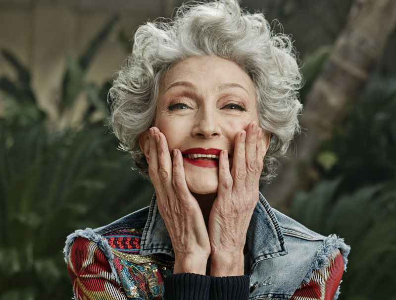 15 самых красивых женщин старше 60 - фото