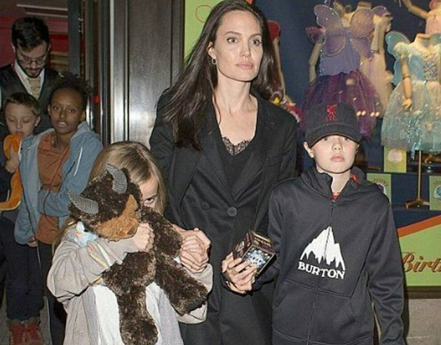 Анджелина Джоли - семья