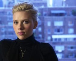 Скарлетт Йоханссон резко ответила в сети на критику её новой роли