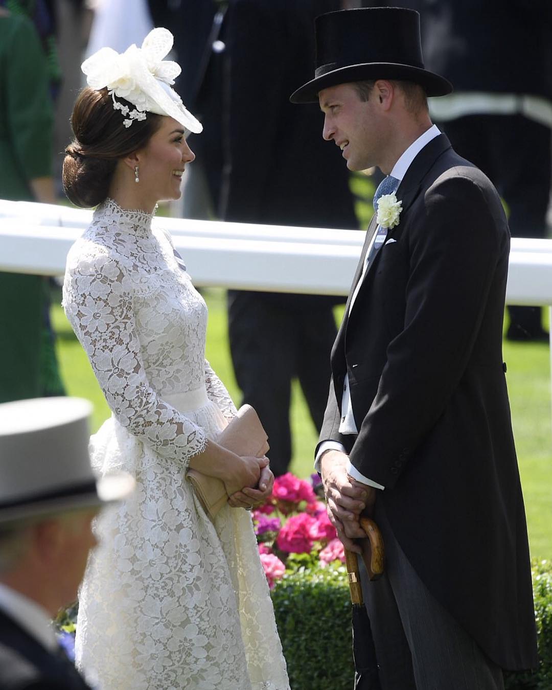 Миддлтон замуж вышла. Кэтрин Кембриджская и принц Уильям. Кэтрин герцогиня Кембриджская свадьба. Свадьба Кейт Миддлтон и принца Уильяма. Герцог Кембриджский Уильям свадьба.