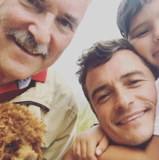 Орландо Блум и его семья - новые фото