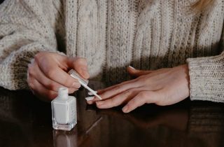 мифы о лаке для ногтей