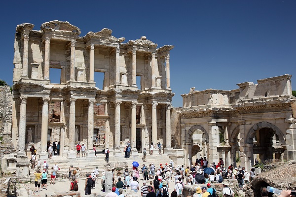  Библиотека Цельса в Эфесе фото