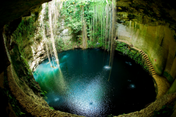 Пещерное озеро Юкатана