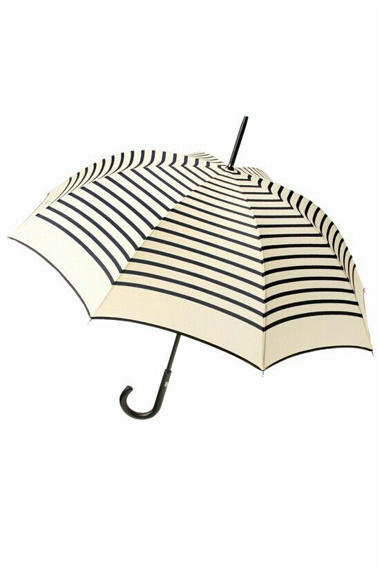 Полосатые зонтики в моде