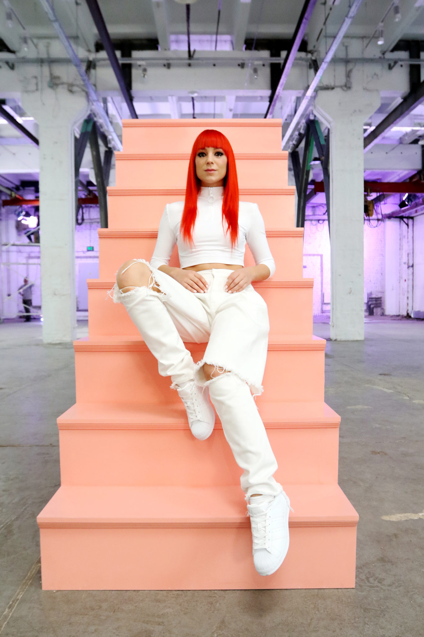 Тарабарова премьера клипа Цунами