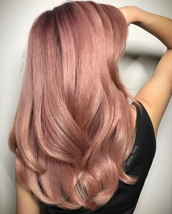Пудровый розовый цвет волос
