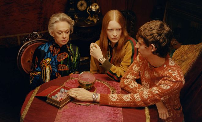 Бабушка Дакоты Джонсон стала лицом ювелирной коллекции Gucci
