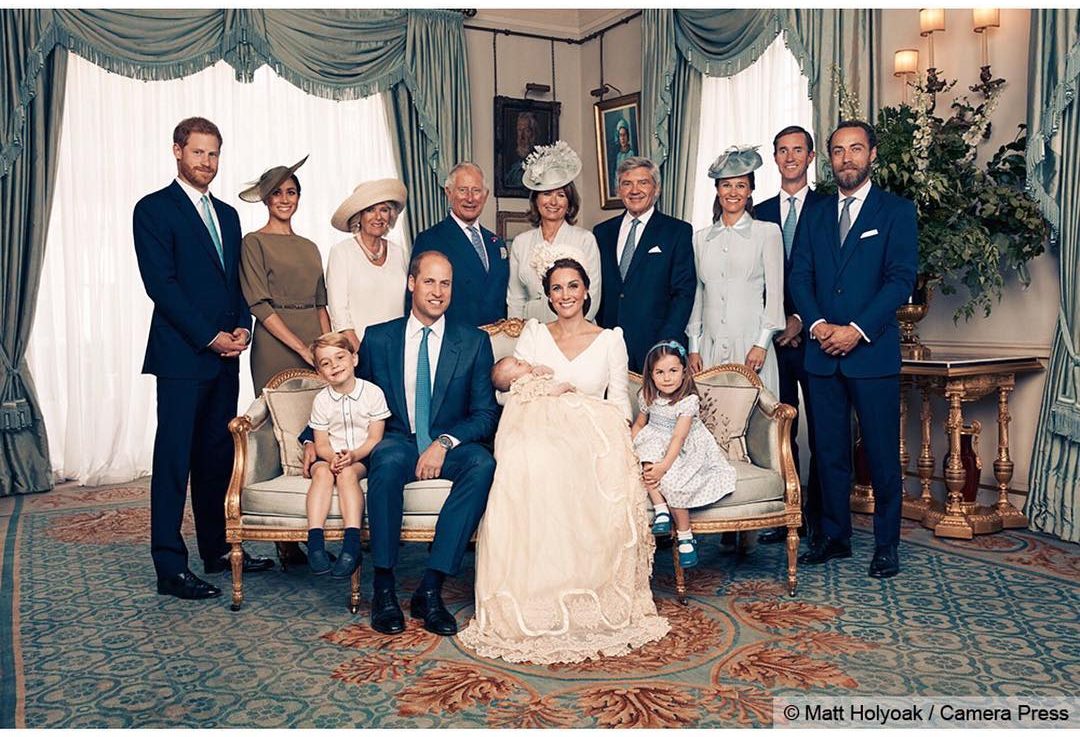 Появились первые фотопортреты королевской семьи с крестин принца Луи
