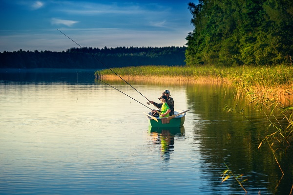 рыбаки на озере, фото
