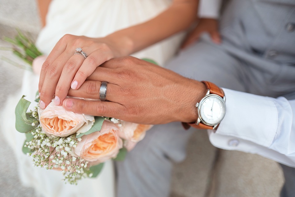 Обручки зі срібла - знижка на весільну пару в мережі Срібна Країна