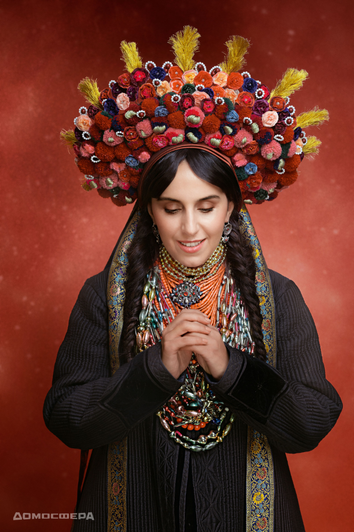 Щирі. Свята - благотворительный календарь украинского праздничного наряда