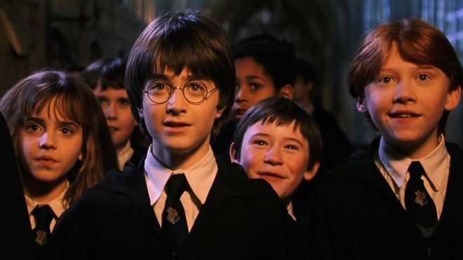 Почему все дети в Гарри Поттере ходили с фальшивыми зубами на съемках