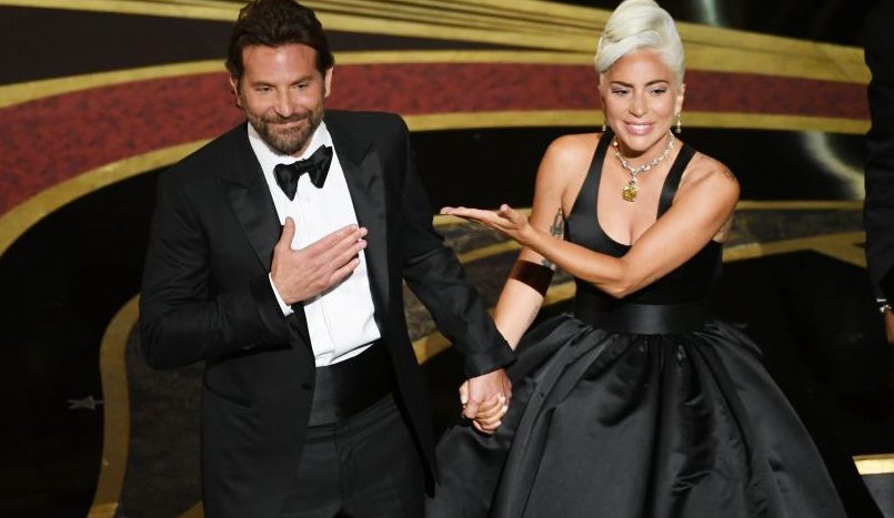 Леди Гага получила Оскар, разрыдалась и рассказала о Брэдли Купере