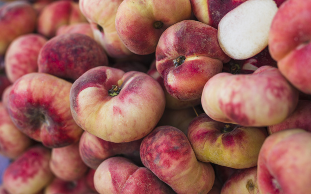 Персики: користь, шкода, калорійність і чи можна при грудному вигодовуванні