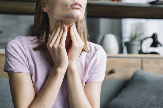 як позбутись від болю в горлі