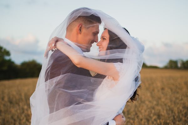 Бумажная свадьба: что подарить и как поздравлять