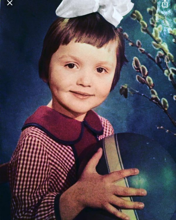 Оля Полякова у дитинстві фото