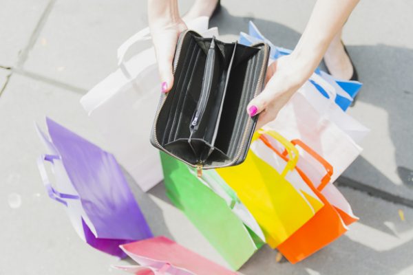Бесполезные покупки: 10 вещей, на которые мы зря тратим деньги